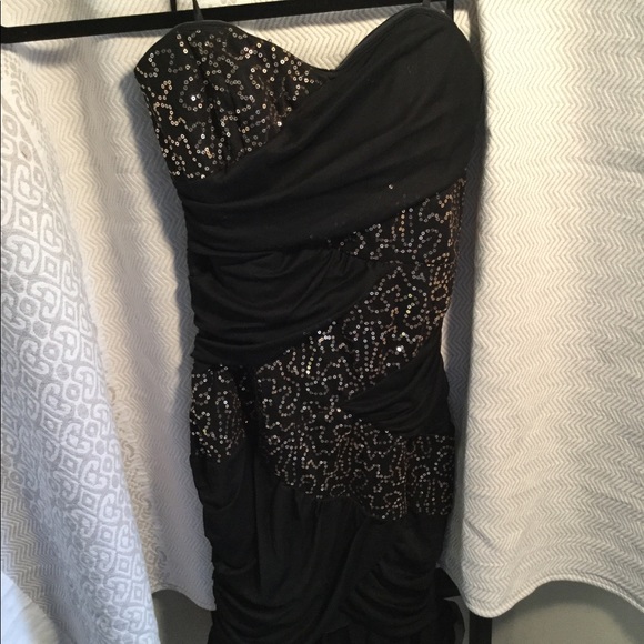 Dresses & Skirts - Bodycon Formal Dress